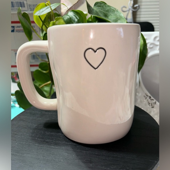 Rae Dunn Valentine’s Day Heart Mug - Picture 2 of 7